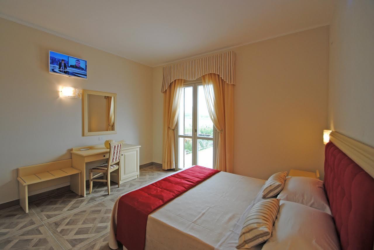 Il Salice Hotel Civitella Del Tronto Exterior photo